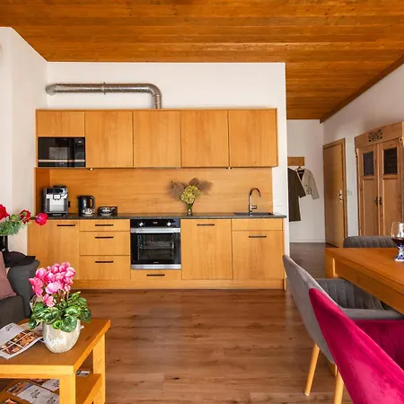 מלון דירות U Harrego Boutique Masaze, Sauna, Teznia Solankowa , Balkon , Taras , Klimatyzacja , Parking 4*